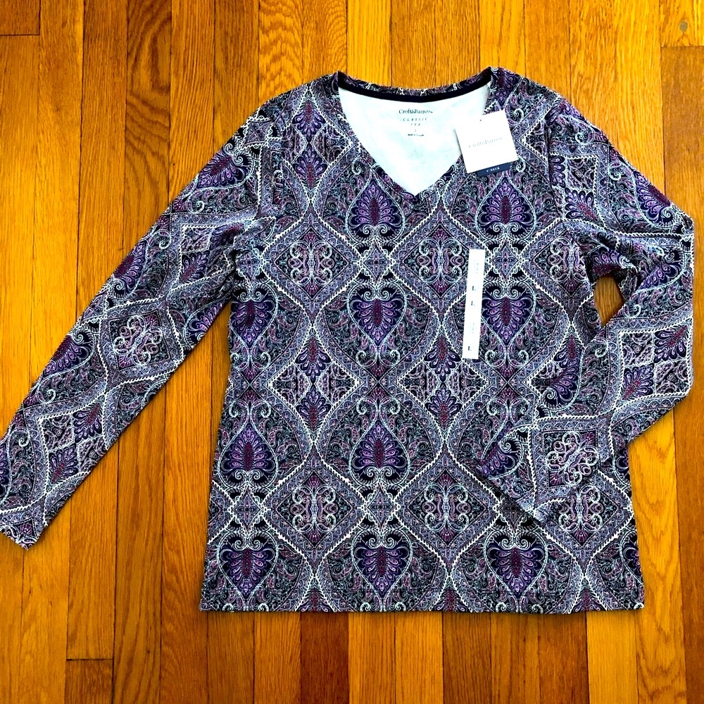 Ornate Print V-Neck T-Shirt